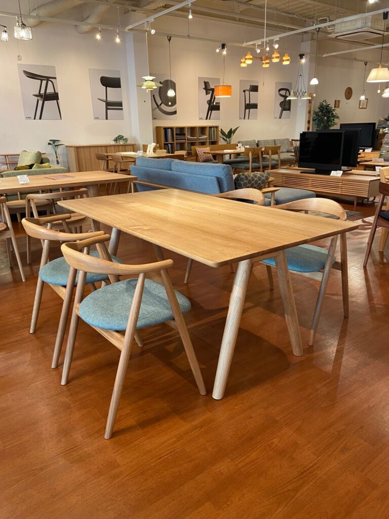 NEW ITEM《Jule chair & table Design:Tomoyuki Matsuoka 入荷しました 